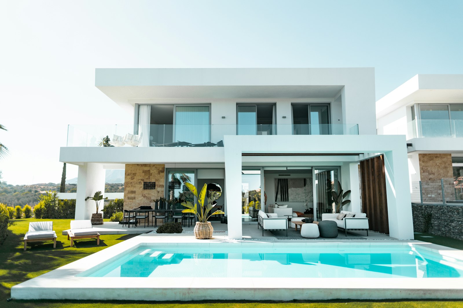 Vilă modernă cu piscină, Mamaia Nord